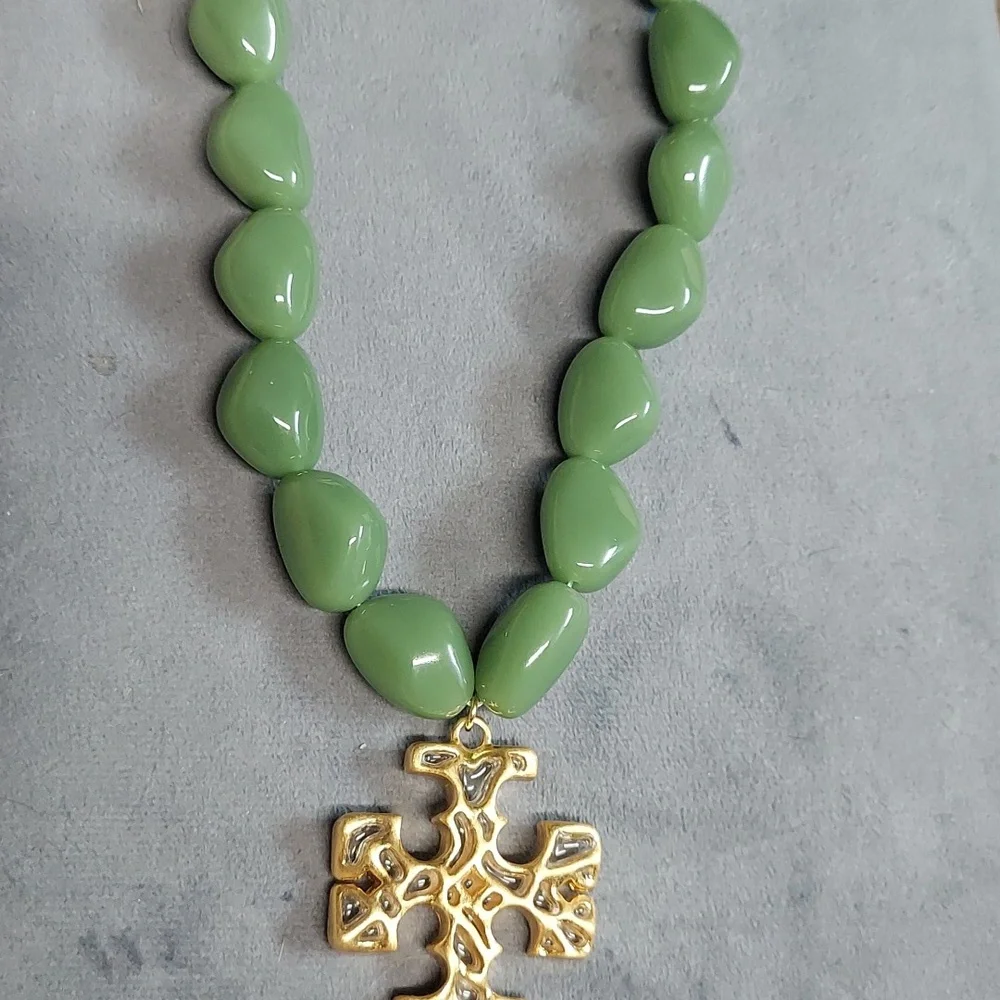 Tory Burch Roxanne Statement Necklace - Picture 9 of 9